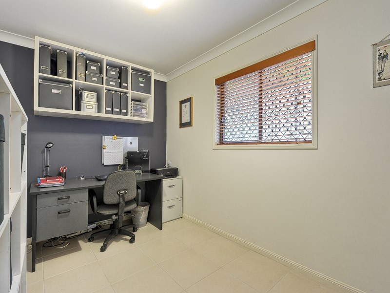 3 Oxford Close, Carindale QLD 4152