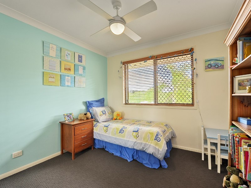 3 Oxford Close, Carindale QLD 4152
