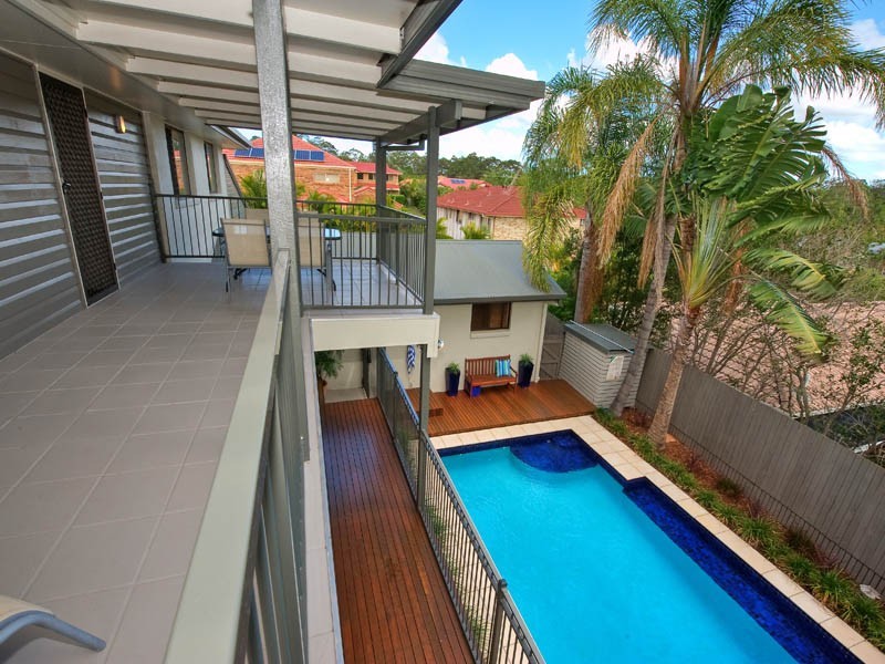 3 Oxford Close, Carindale QLD 4152