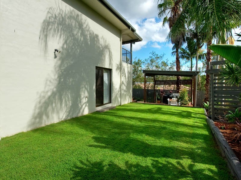 3 Oxford Close, Carindale QLD 4152