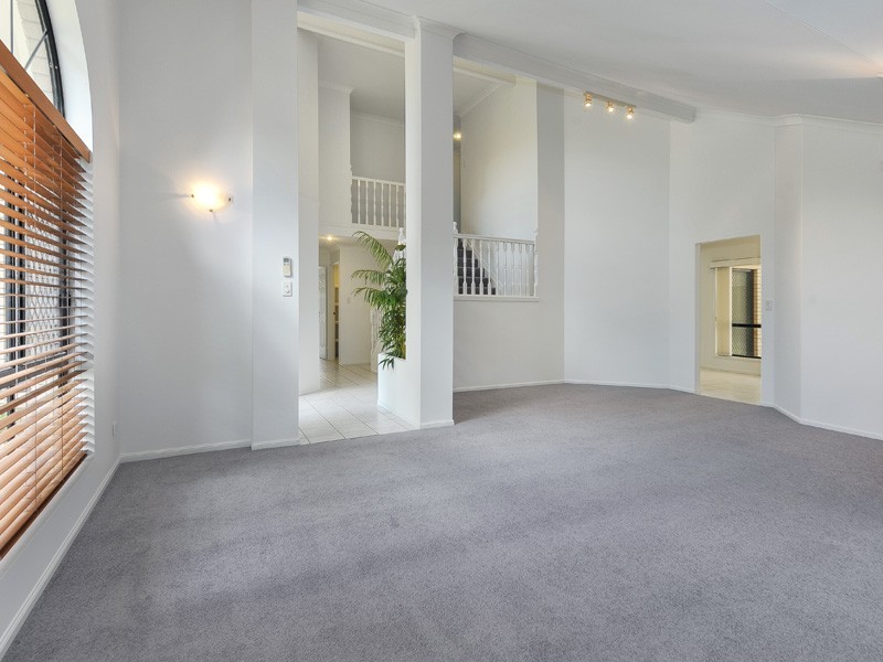 56 Oakley Street, Carindale QLD 4152