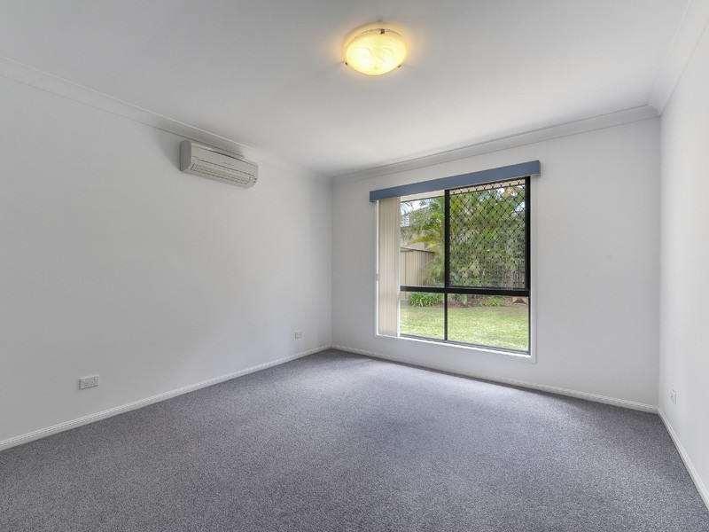 56 Oakley Street, Carindale QLD 4152