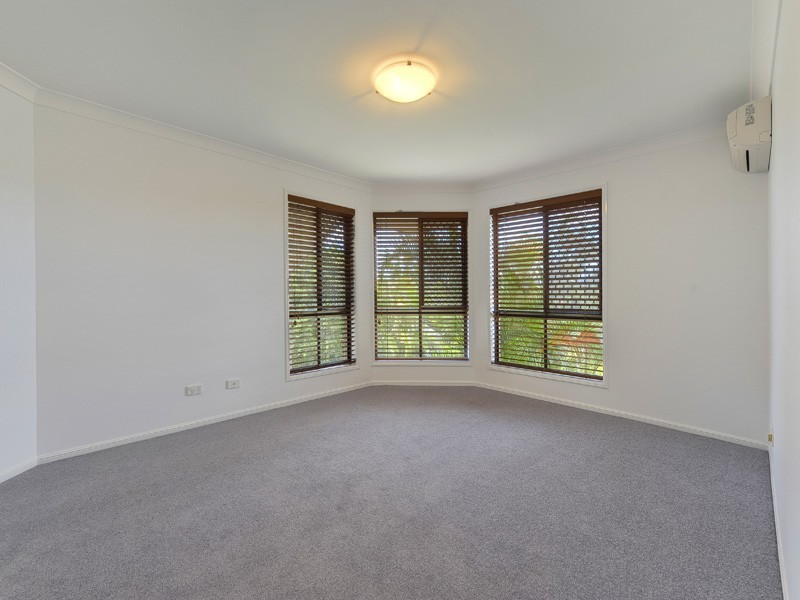 56 Oakley Street, Carindale QLD 4152