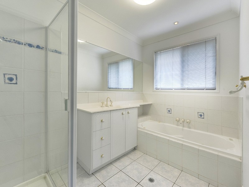 56 Oakley Street, Carindale QLD 4152