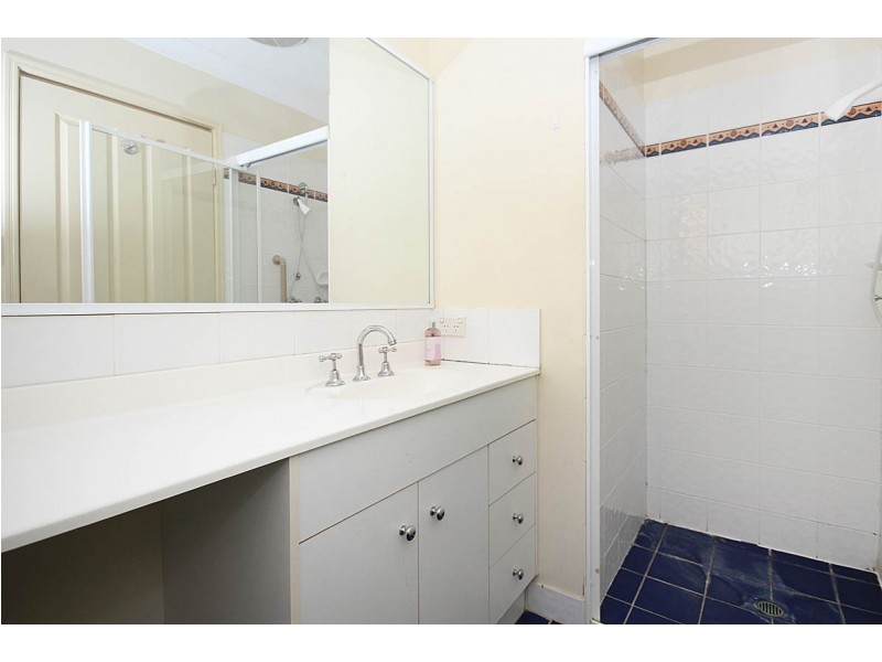 16 Hart Close, Mackenzie QLD 4156