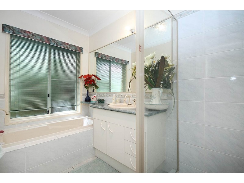 35 Van Gogh Place, Mackenzie QLD 4156