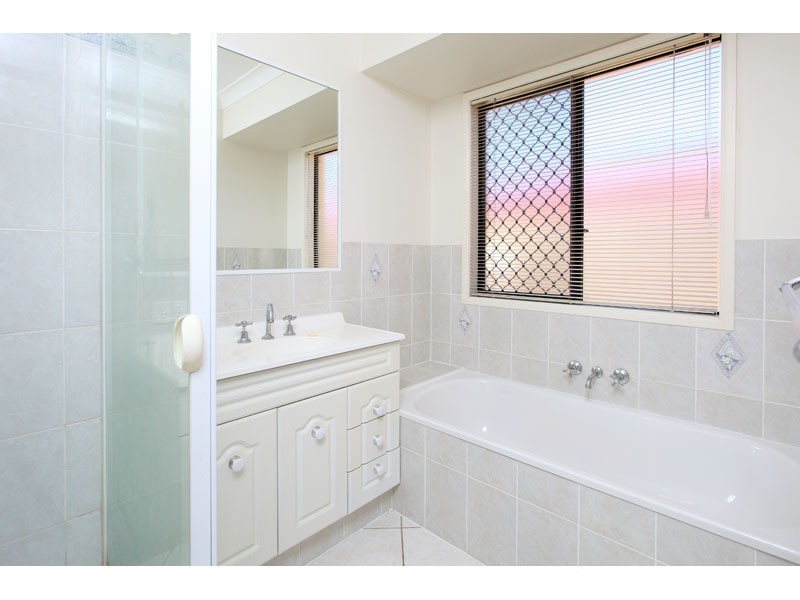 48 Kenilworth Place, Carindale QLD 4152