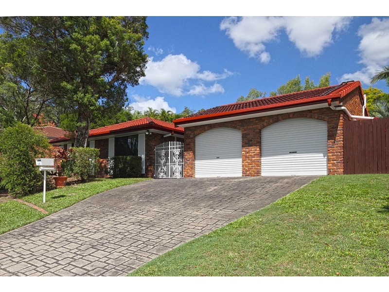 405 Winstanley Street, Carindale QLD 4152
