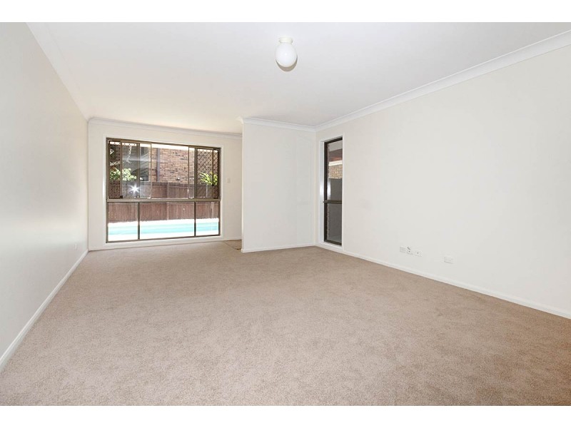 405 Winstanley Street, Carindale QLD 4152