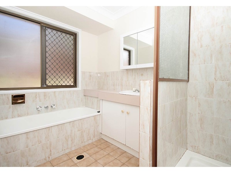 405 Winstanley Street, Carindale QLD 4152