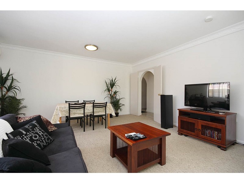 24 Cadogan Street, Carindale QLD 4152