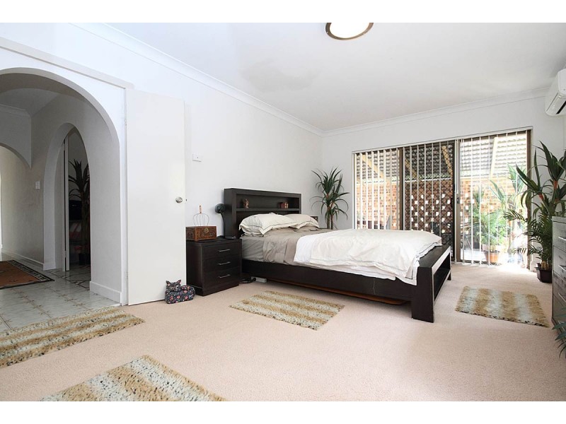 24 Cadogan Street, Carindale QLD 4152