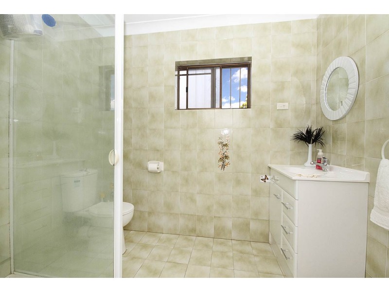 24 Cadogan Street, Carindale QLD 4152