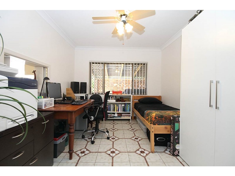 24 Cadogan Street, Carindale QLD 4152