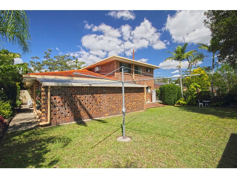 24 Cadogan Street, Carindale QLD 4152
