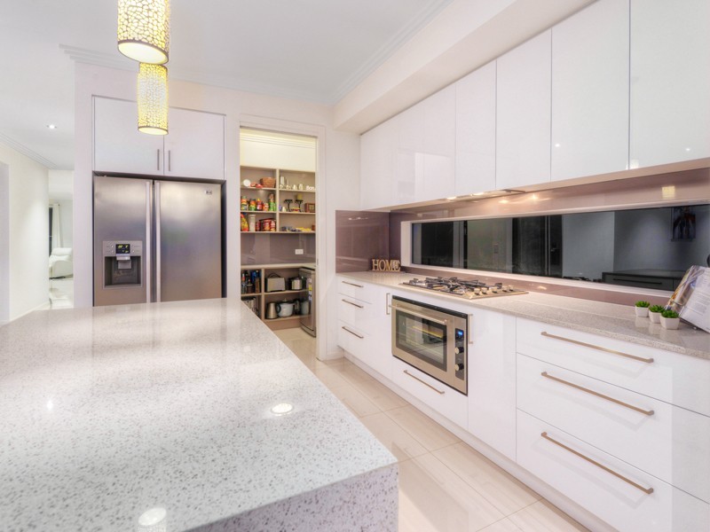 3 Birkenhead Place, Carindale QLD 4152