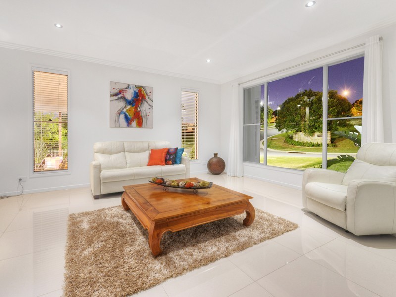 3 Birkenhead Place, Carindale QLD 4152