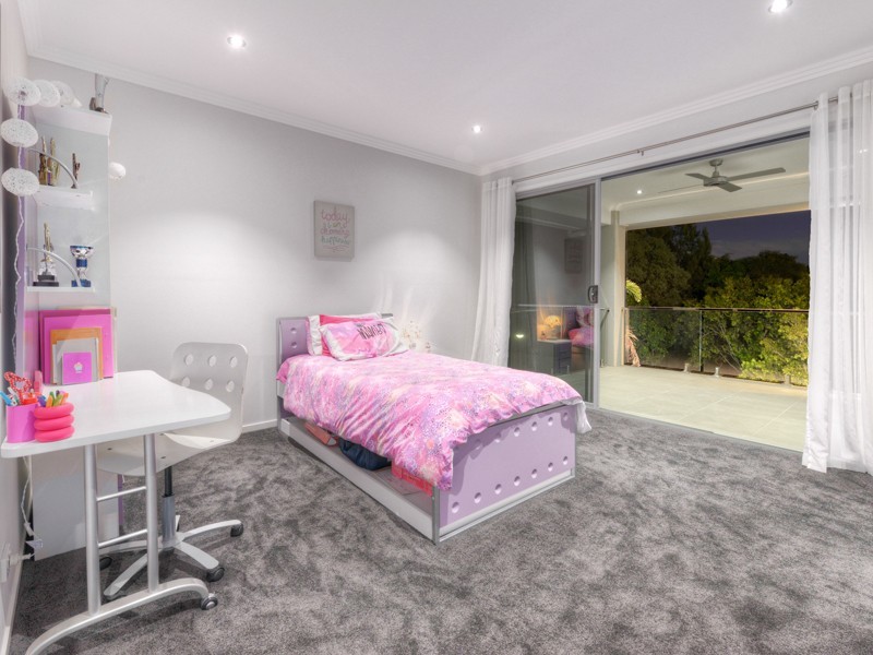 3 Birkenhead Place, Carindale QLD 4152