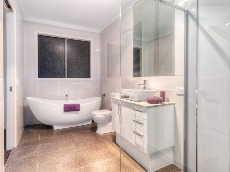 3 Birkenhead Place, Carindale QLD 4152