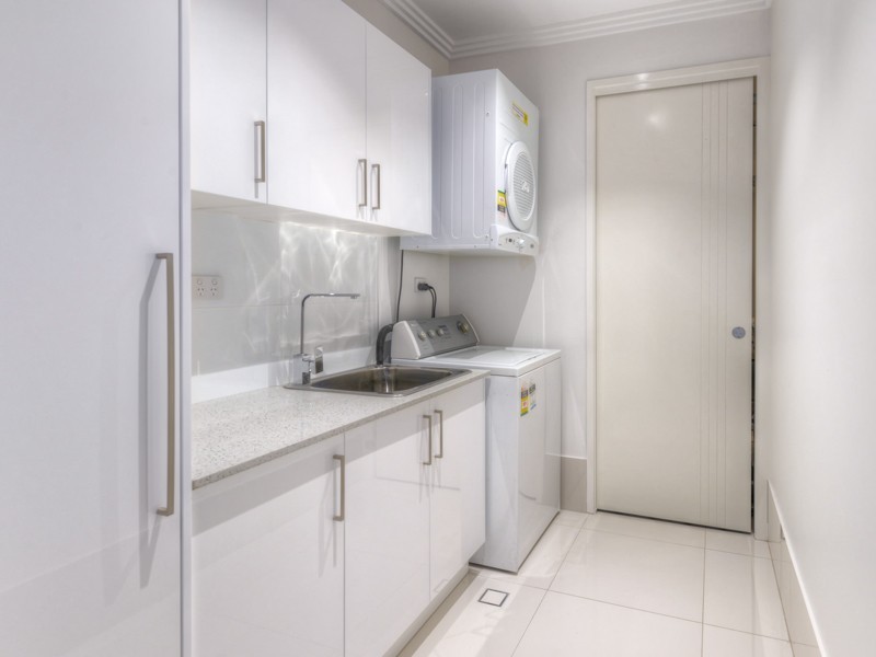 3 Birkenhead Place, Carindale QLD 4152