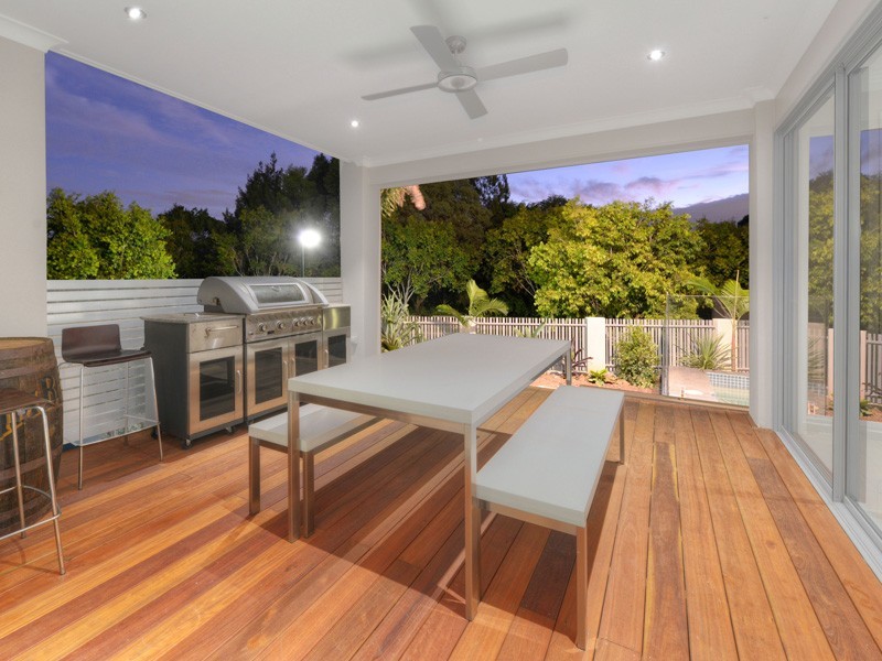 3 Birkenhead Place, Carindale QLD 4152