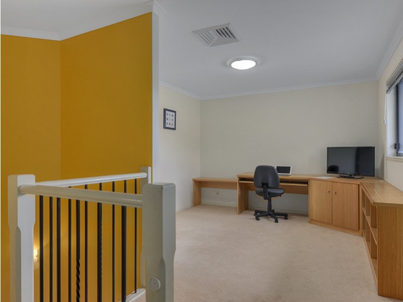 24 Bentley Court, Mansfield QLD 4122