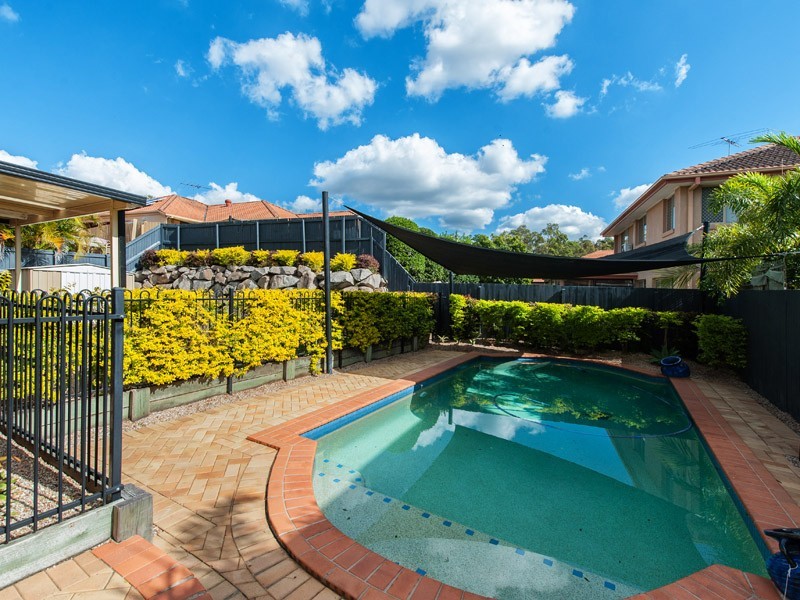 24 Bentley Court, Mansfield QLD 4122
