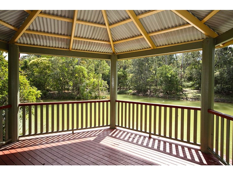 86 Oak Place, Mackenzie QLD 4156