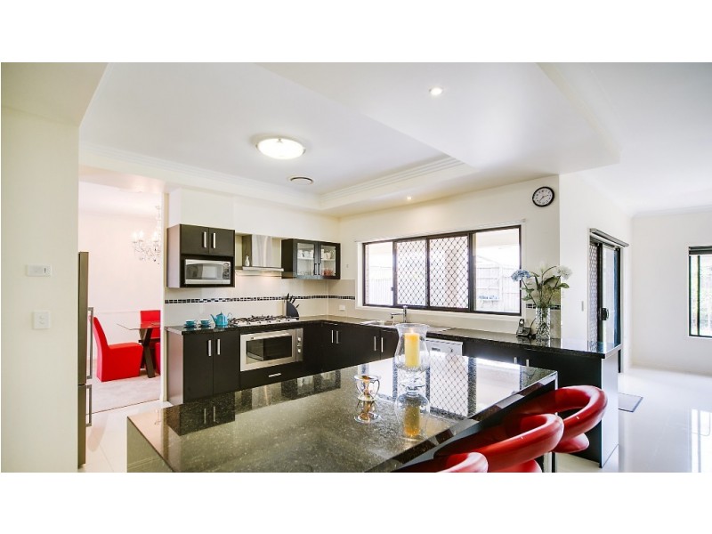 7 Alexander Close, Mackenzie QLD 4156