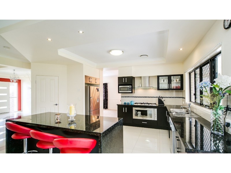 7 Alexander Close, Mackenzie QLD 4156