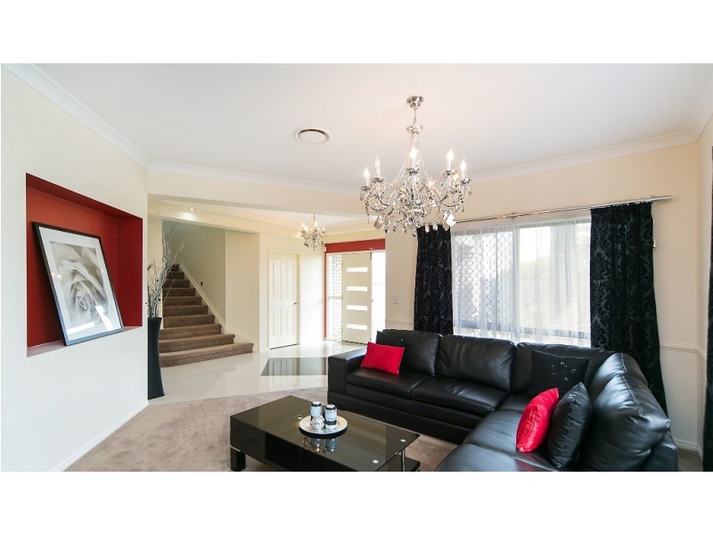 7 Alexander Close, Mackenzie QLD 4156