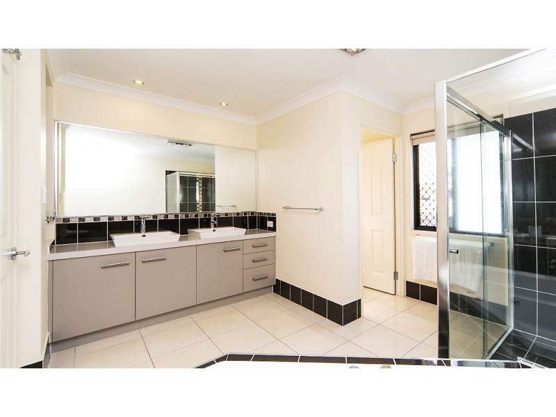 7 Alexander Close, Mackenzie QLD 4156