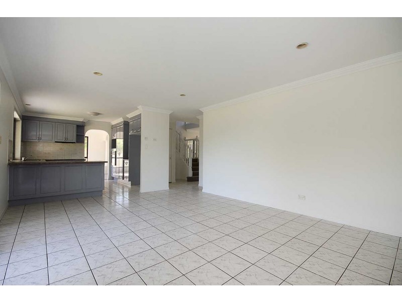 9 Engelmann Close, Carindale QLD 4152