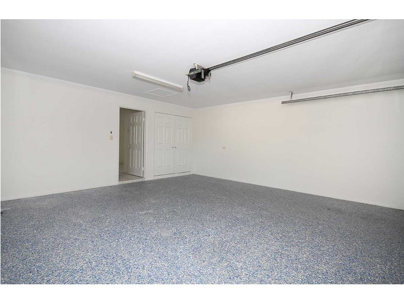 9 Engelmann Close, Carindale QLD 4152