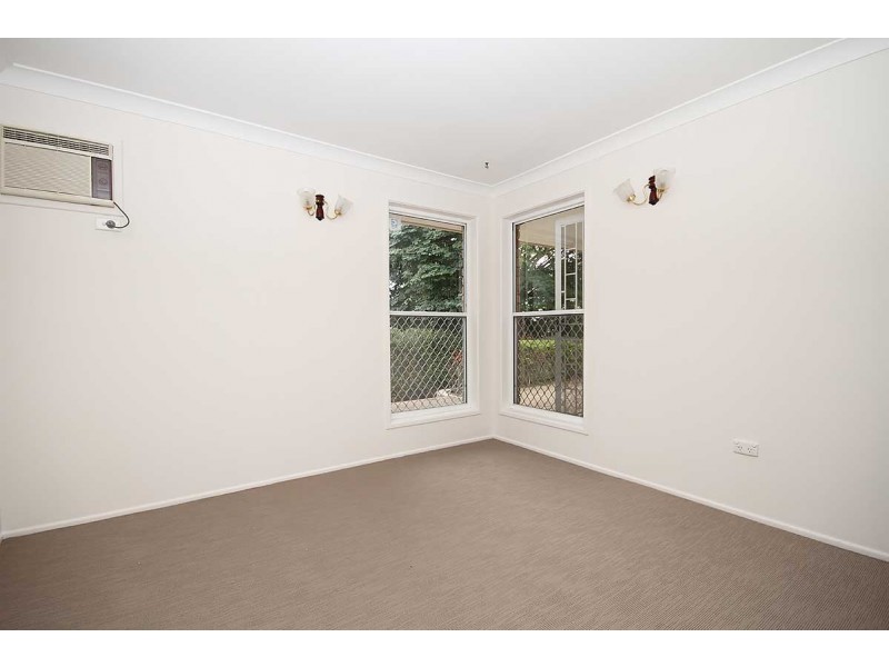 8 Strahan Street, Belmont QLD 4153