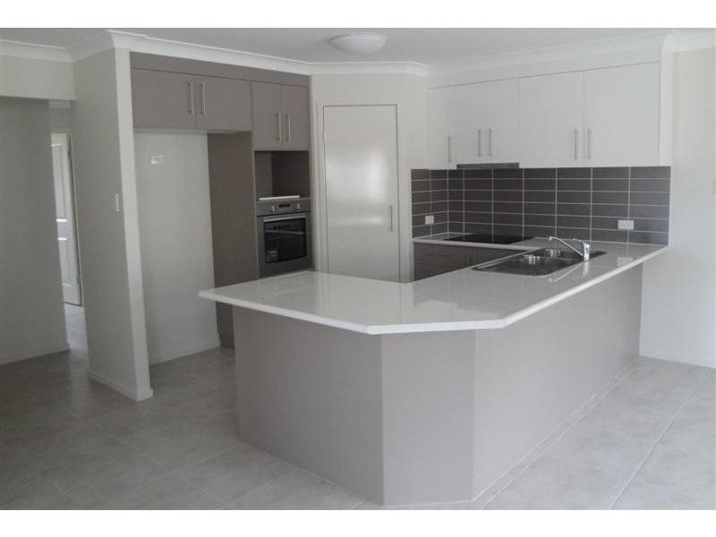25 Sasha Place, Wynnum West QLD 4178