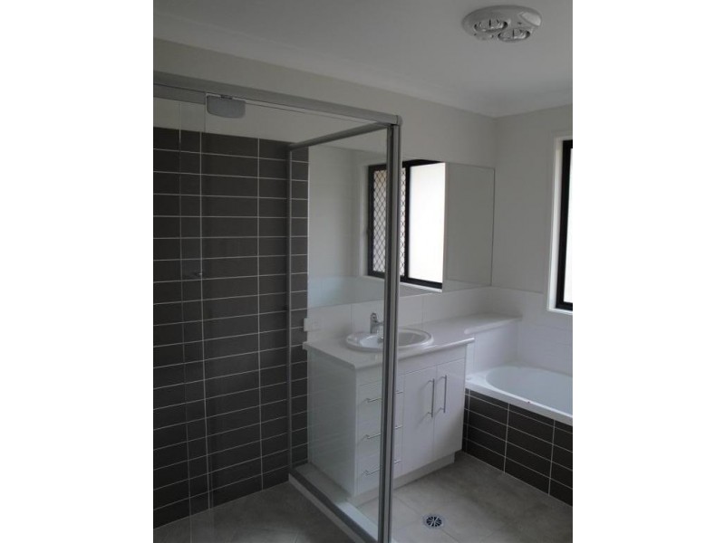 25 Sasha Place, Wynnum West QLD 4178