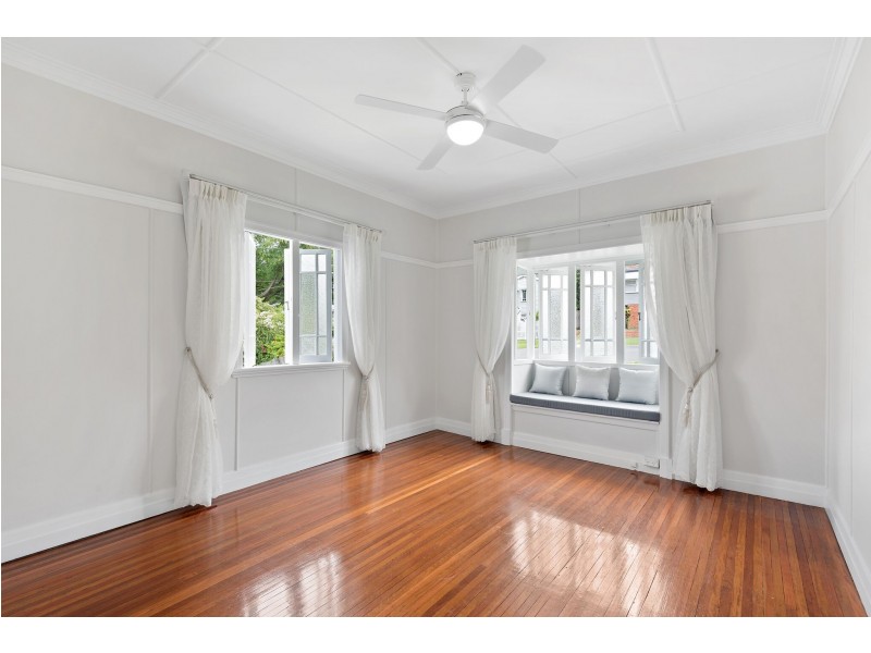 19 Trundle Street, Coorparoo QLD 4151