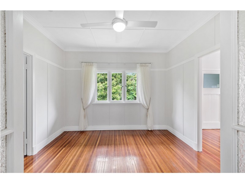 19 Trundle Street, Coorparoo QLD 4151