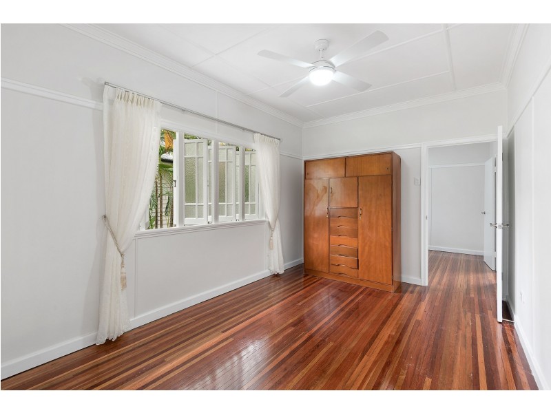 19 Trundle Street, Coorparoo QLD 4151