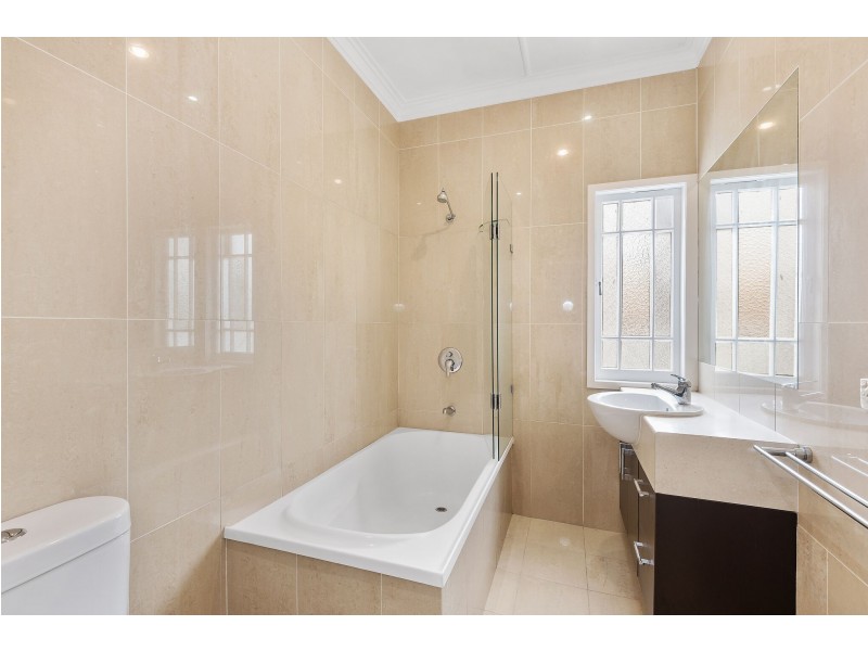 19 Trundle Street, Coorparoo QLD 4151