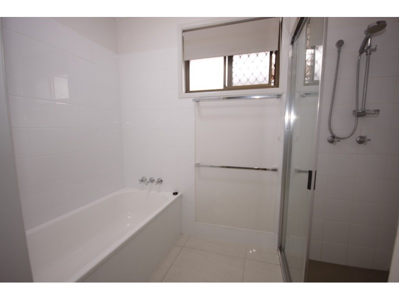 89a Meadowlands Road, Carindale QLD 4152