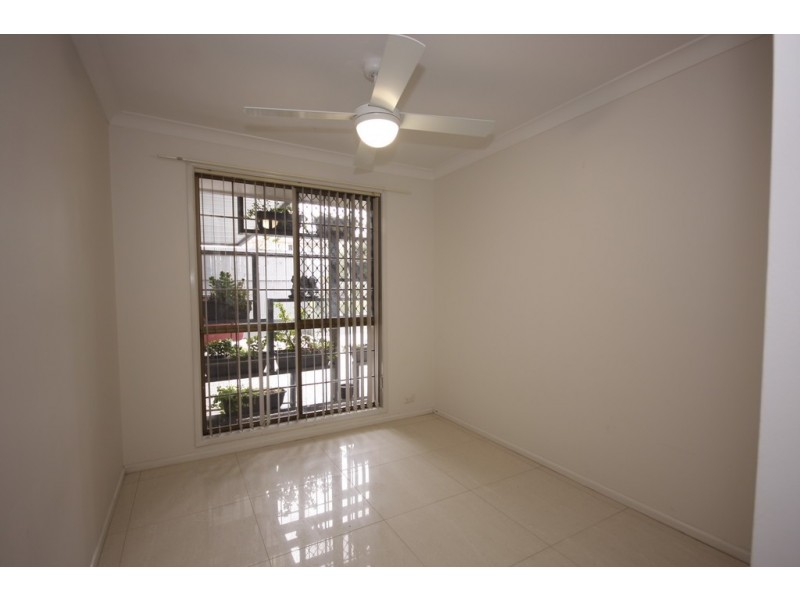 89a Meadowlands Road, Carindale QLD 4152