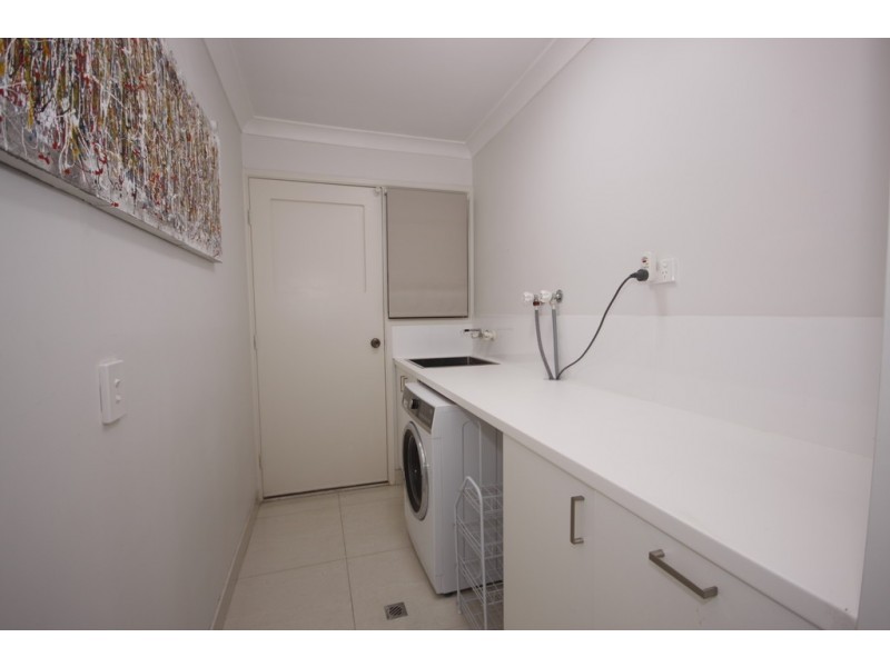 89a Meadowlands Road, Carindale QLD 4152