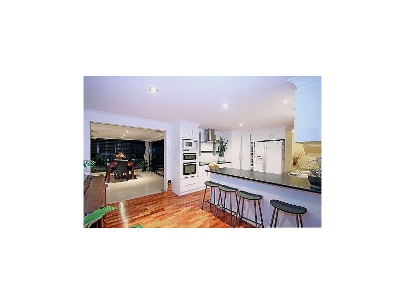 24 Avenell Street, Wishart QLD 4122