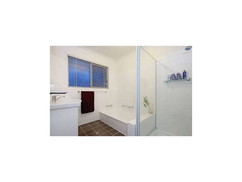 24 Avenell Street, Wishart QLD 4122