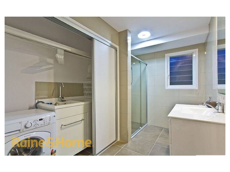 11a Laurie Street, Carina Heights QLD 4152