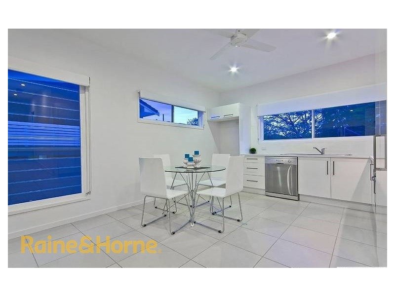 11a Laurie Street, Carina Heights QLD 4152