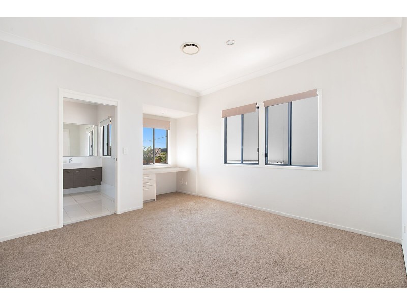 5 Fred Street, Camp Hill QLD 4152