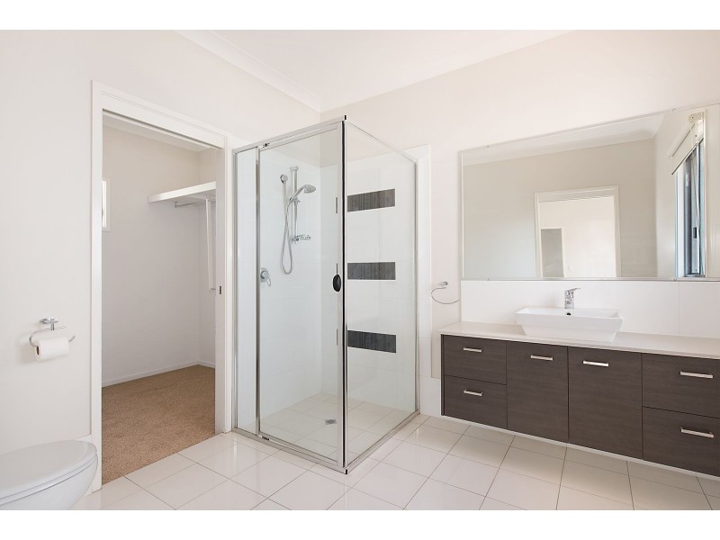 5 Fred Street, Camp Hill QLD 4152